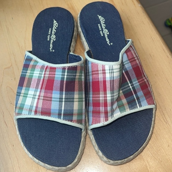 Eddie Bauer women slides. Multi colored - Picture 1 of 5